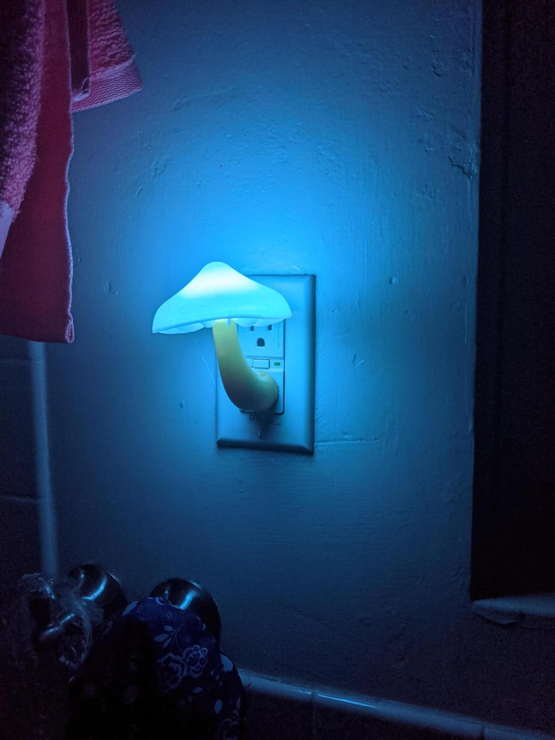 AUSAYE 5Pack Sensor LED Night Light Plug in Lamp 7 Color Changing Mushroom Light Cute Night Lights