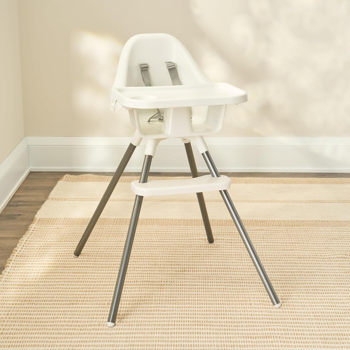 Regalo High Chair for Babies and Toddlers, Easy to Clean, Sturdy Award Winning Brand, Removable