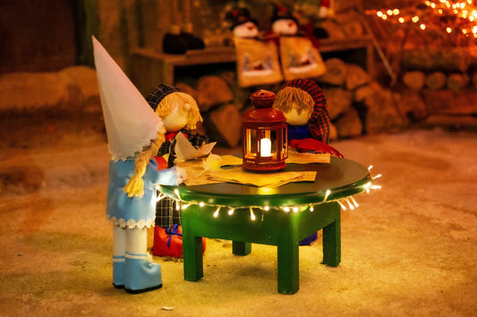 Tiny Worlds, Big Imagination: Setting Up Playhouses & Tents