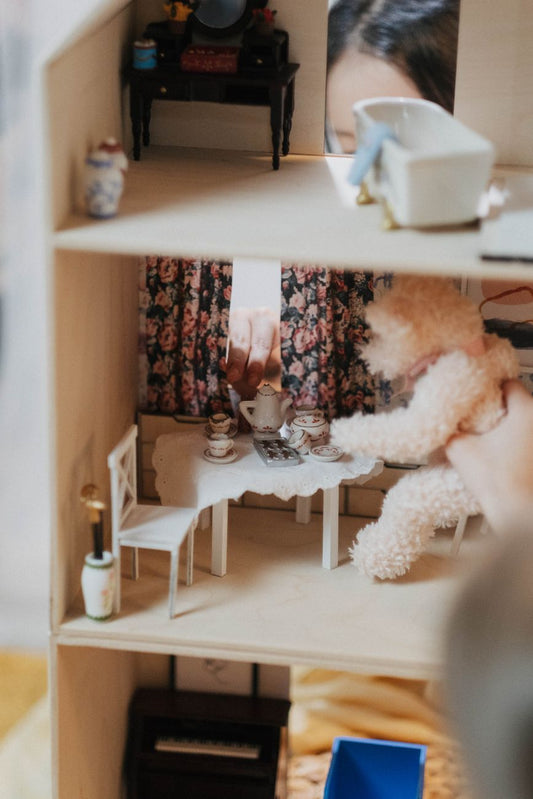 Dollhouse Buying Guide: Wood or Plastic, Furnished or Expandable?