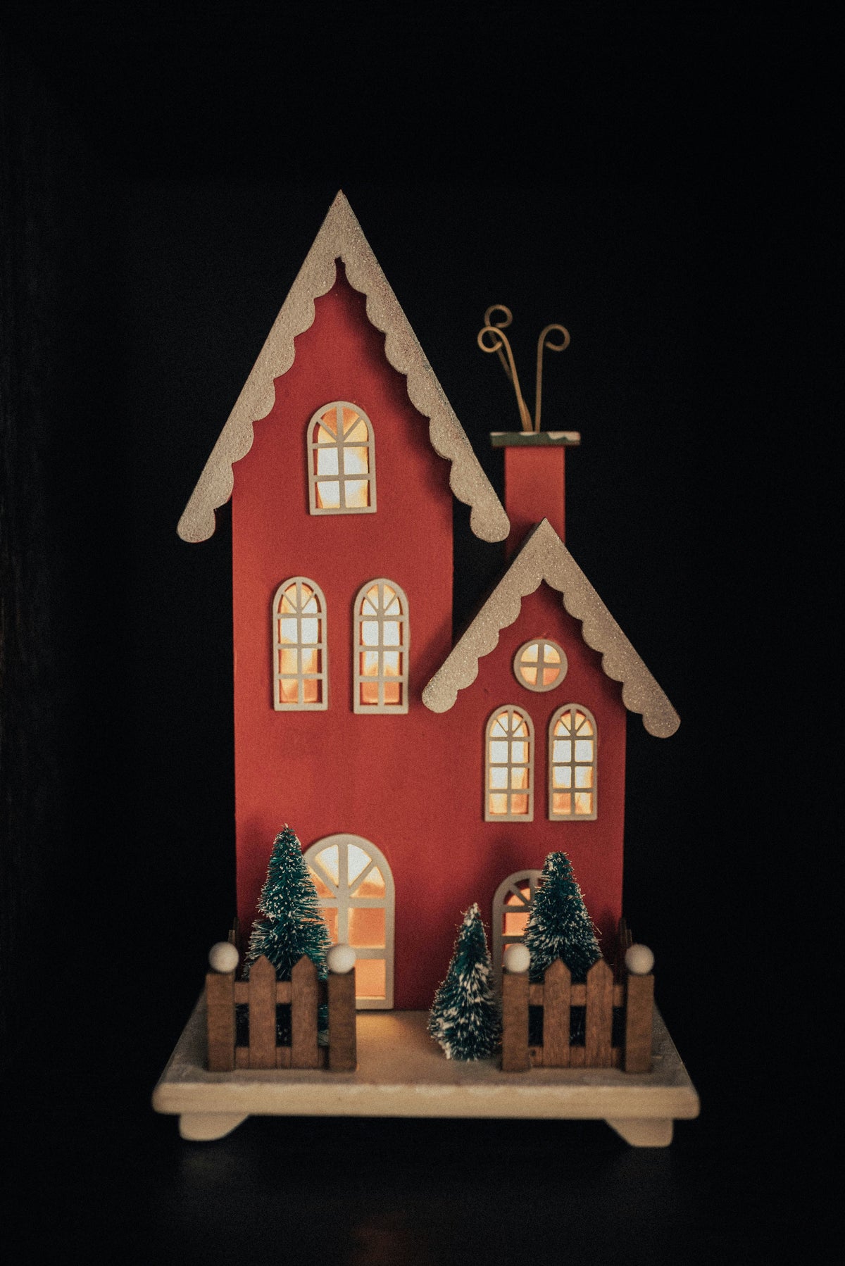 Dollhouses & Accessories