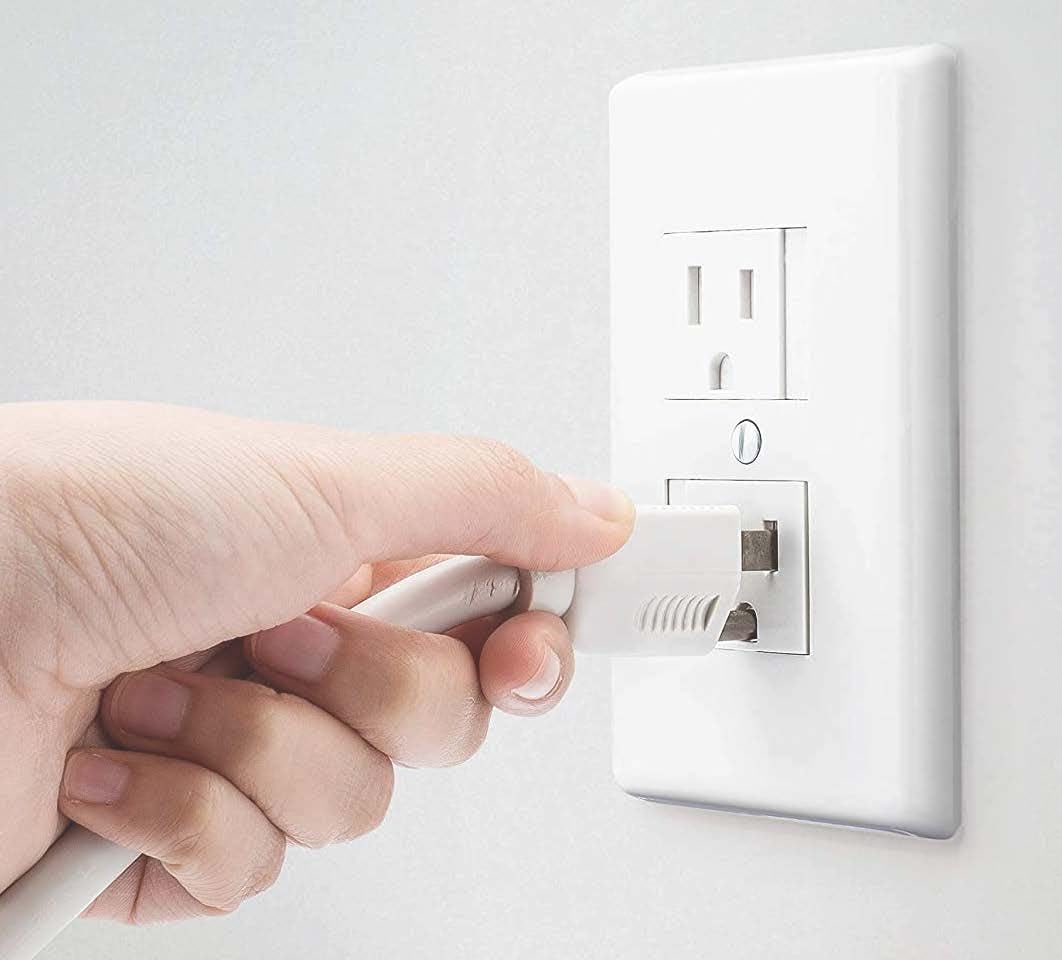 6-Pack Safety Innovations Self-Closing Outlet Covers (For Center Screw Outlets Only) - Measures