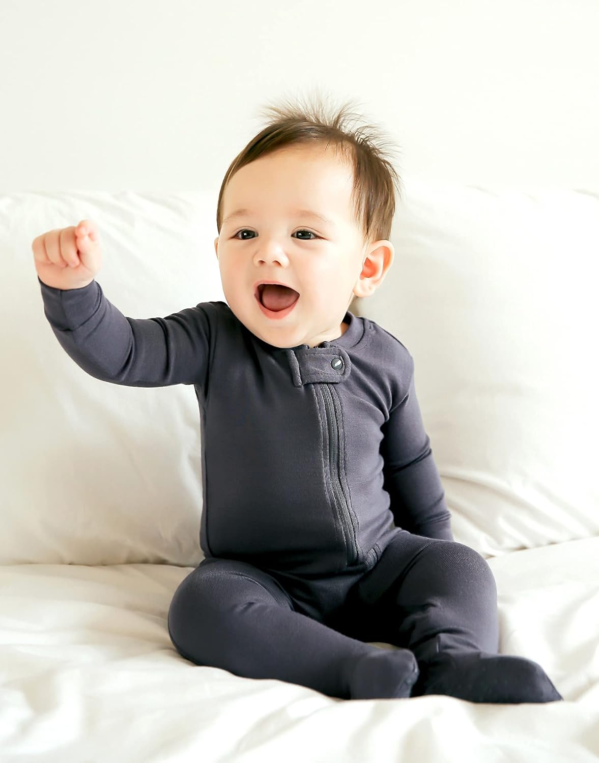 VAENAIT BABY Infant Toddler Boys Girls Footed One-Piece Sleep and Play Premium Modal Pajamas 1-2