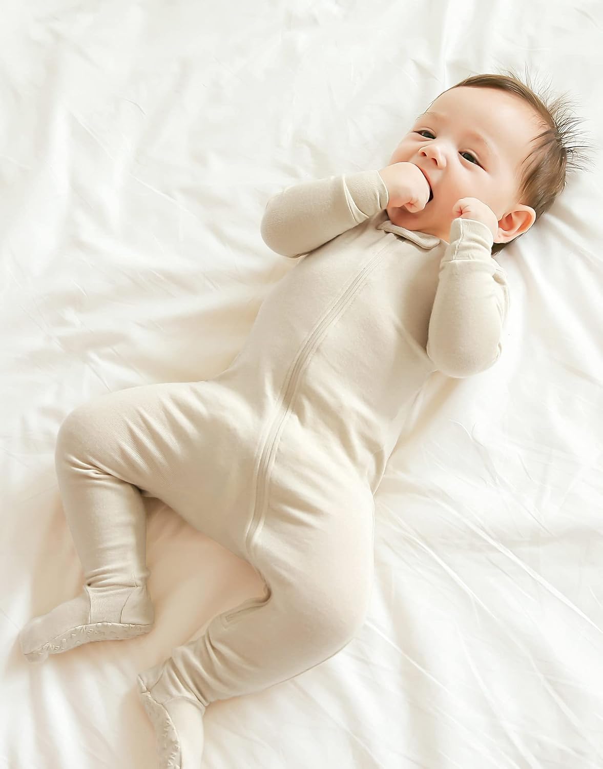 VAENAIT BABY Infant Toddler Boys Girls Footed One-Piece Sleep and Play Premium Modal Pajamas 1-2