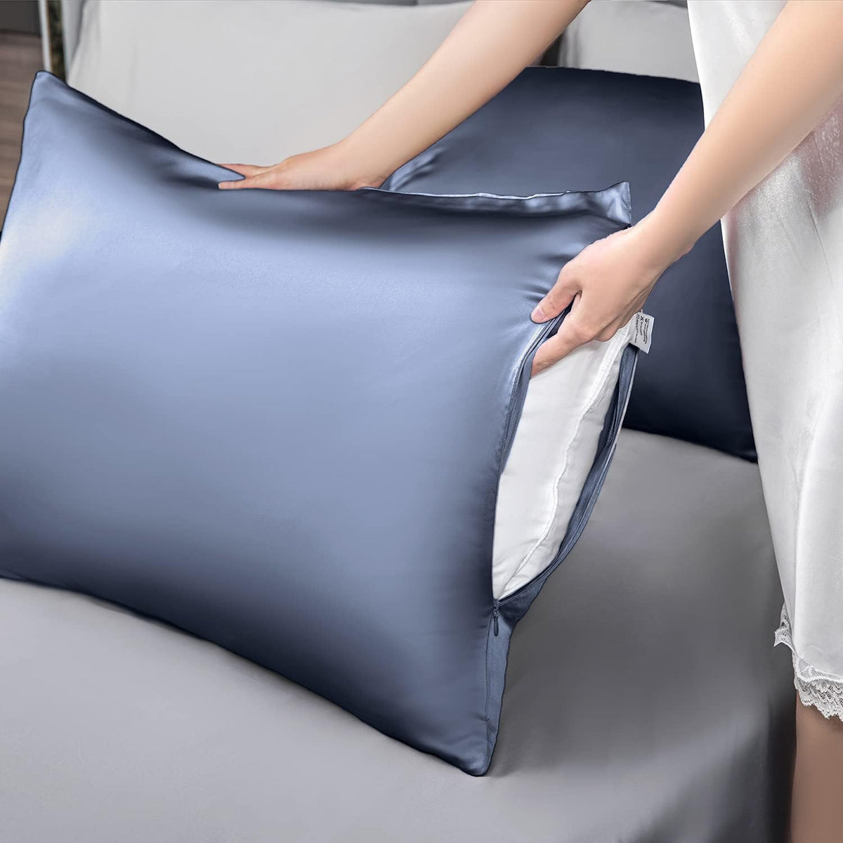 Mulberry Silk Pillowcase for Hair and Skin,Standard Size Cooling Silk Pillow Case with Hidden
