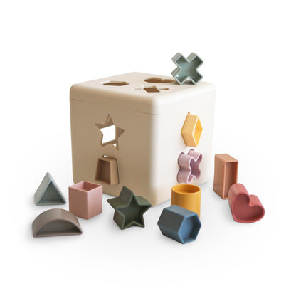 mushie Shape Sorting Box | Made in Denmark (10+ Months)