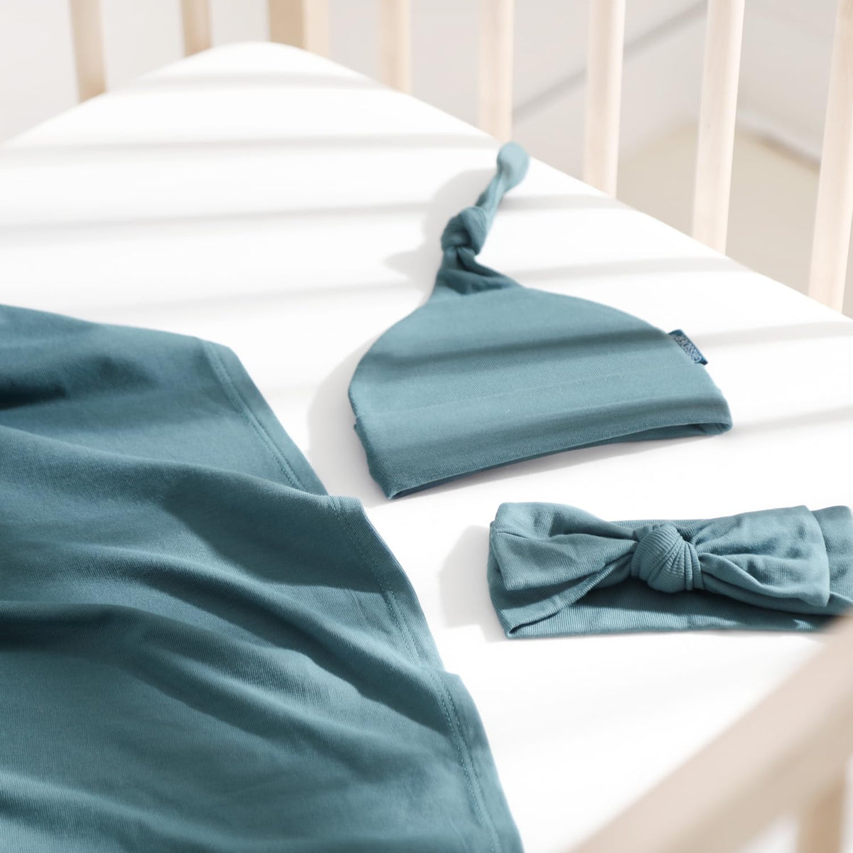 GRSSDER Newborn Swaddle Blanket, Ultra Soft Jersey Receiving Blanket with Matching Headband and