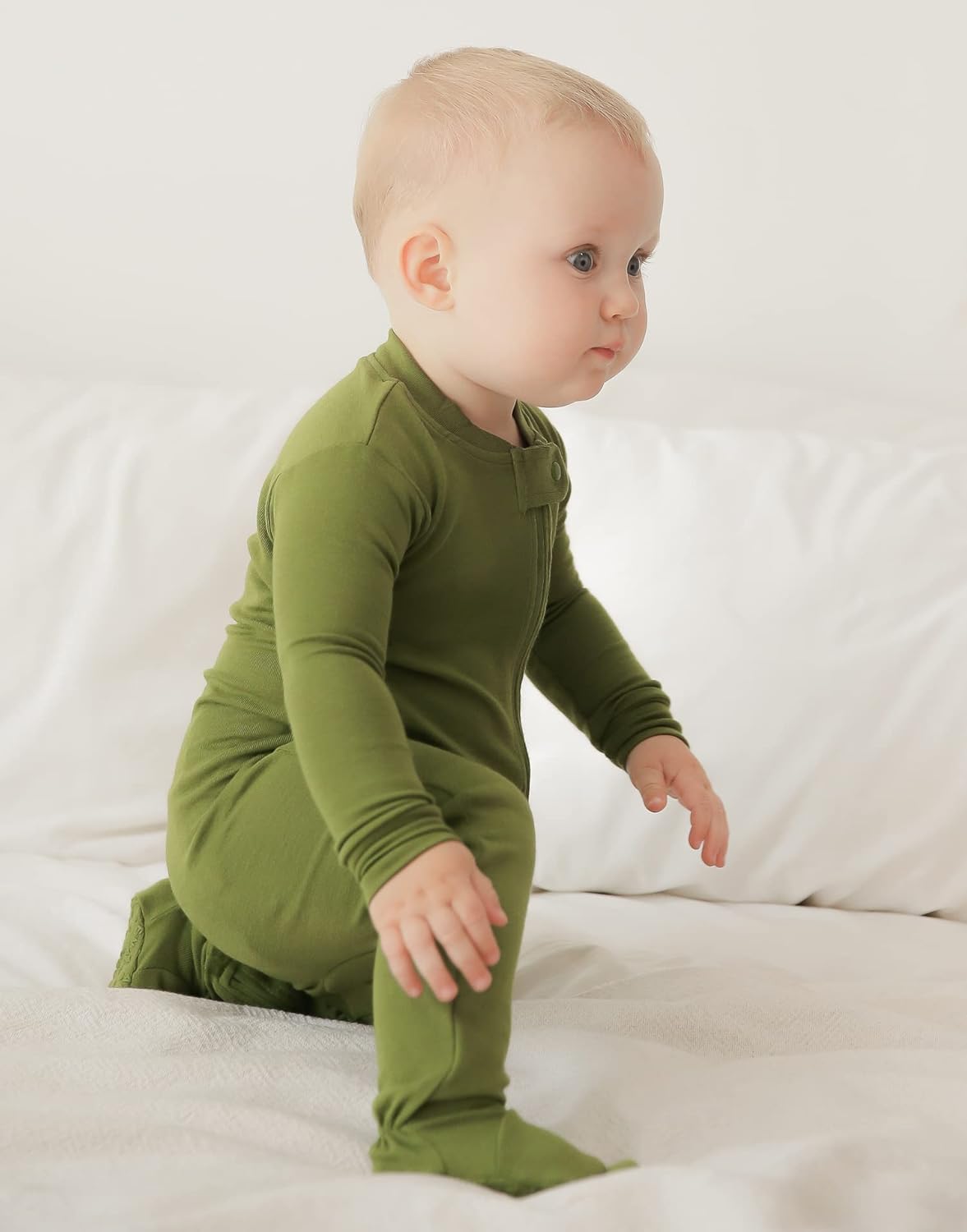 VAENAIT BABY Infant Toddler Boys Girls Footed One-Piece Sleep and Play Premium Modal Pajamas 1-2
