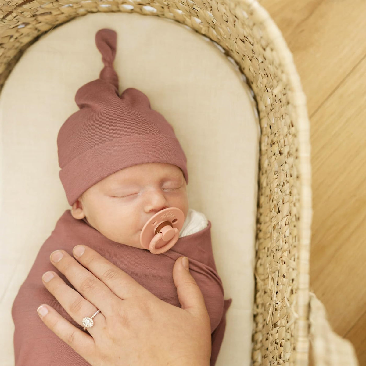 GRSSDER Newborn Swaddle Blanket, Ultra Soft Jersey Receiving Blanket with Matching Headband and