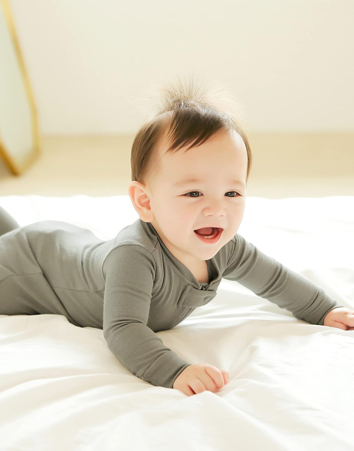 VAENAIT BABY Infant Toddler Boys Girls Footed One-Piece Sleep and Play Premium Modal Pajamas 1-2