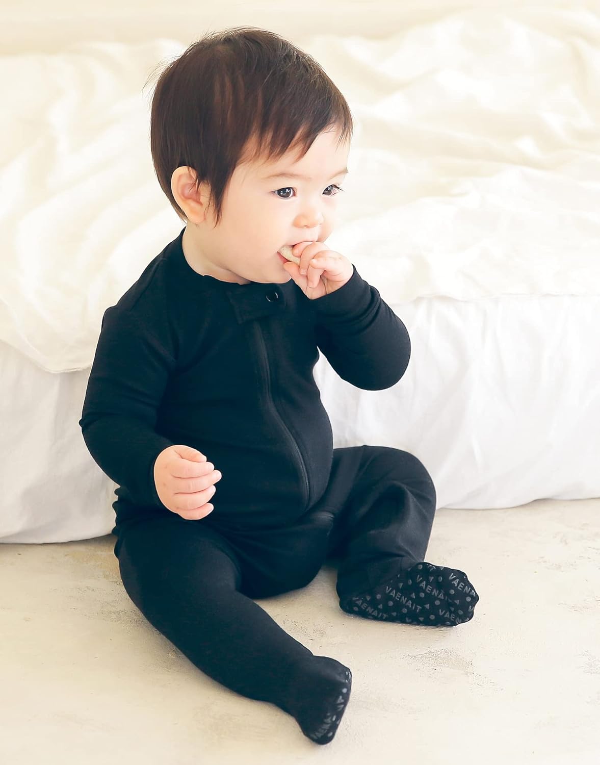 VAENAIT BABY Infant Toddler Boys Girls Footed One-Piece Sleep and Play Premium Modal Pajamas 1-2