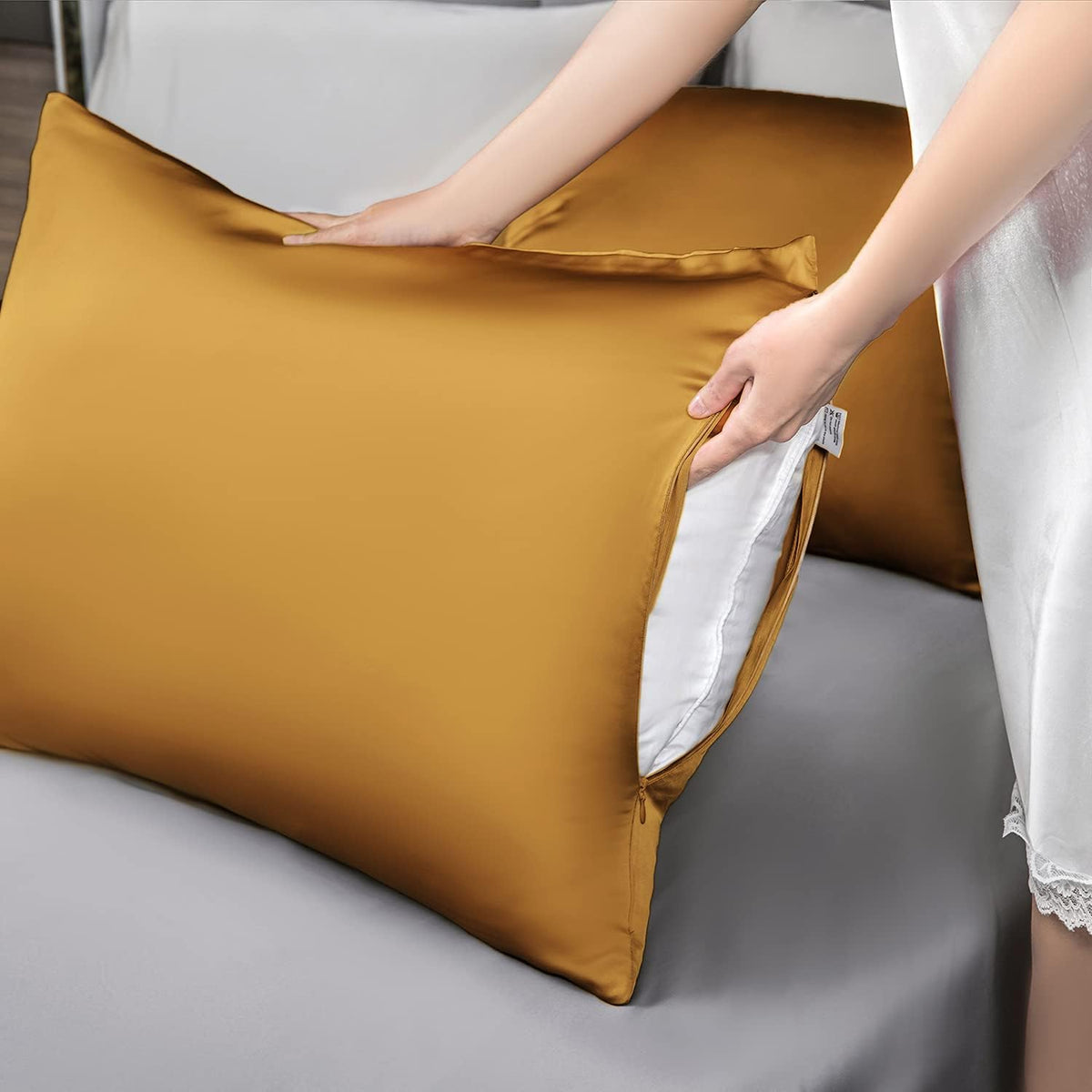 Mulberry Silk Pillowcase for Hair and Skin,King Size Cooling Silk Pillow Case with Hidden