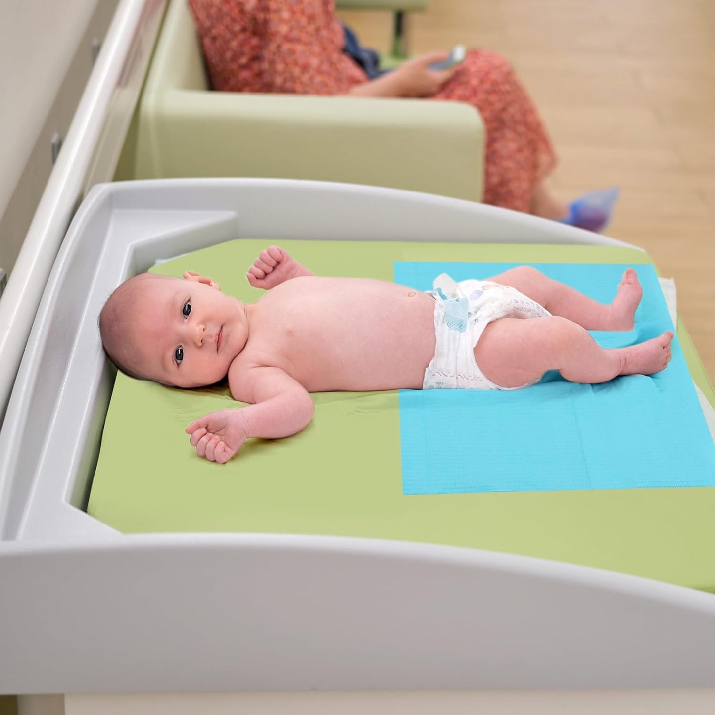 100pcs Disposable Changing Liner 2-ply Baby Changing Station Pad Disposable Changing Pads Diaper