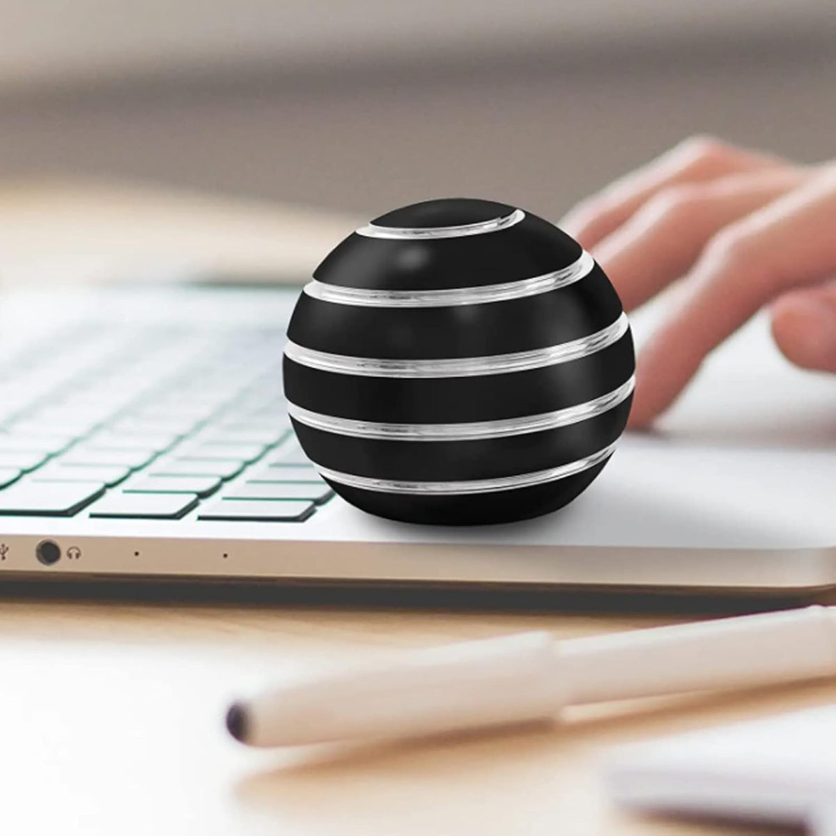 Fidget Toys, Stress Toys for Kids Adults, Kinetic Desk Toys for Office Anxiety, Spinning Desk Toys