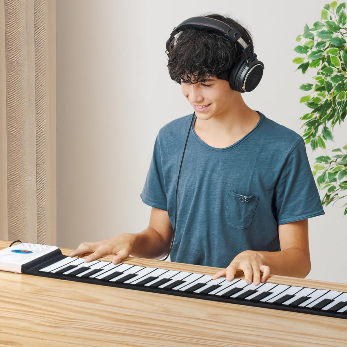 49 Key Roll Up Keyboard Piano, Portable Digital Electric Foldable Piano Keyboard, Rechargeable, 47