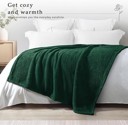 Exclusivo Mezcla Soft Fleece Throw Blanket for Couch, Super Soft Velvet Plush Bed Blanket, Fuzzy