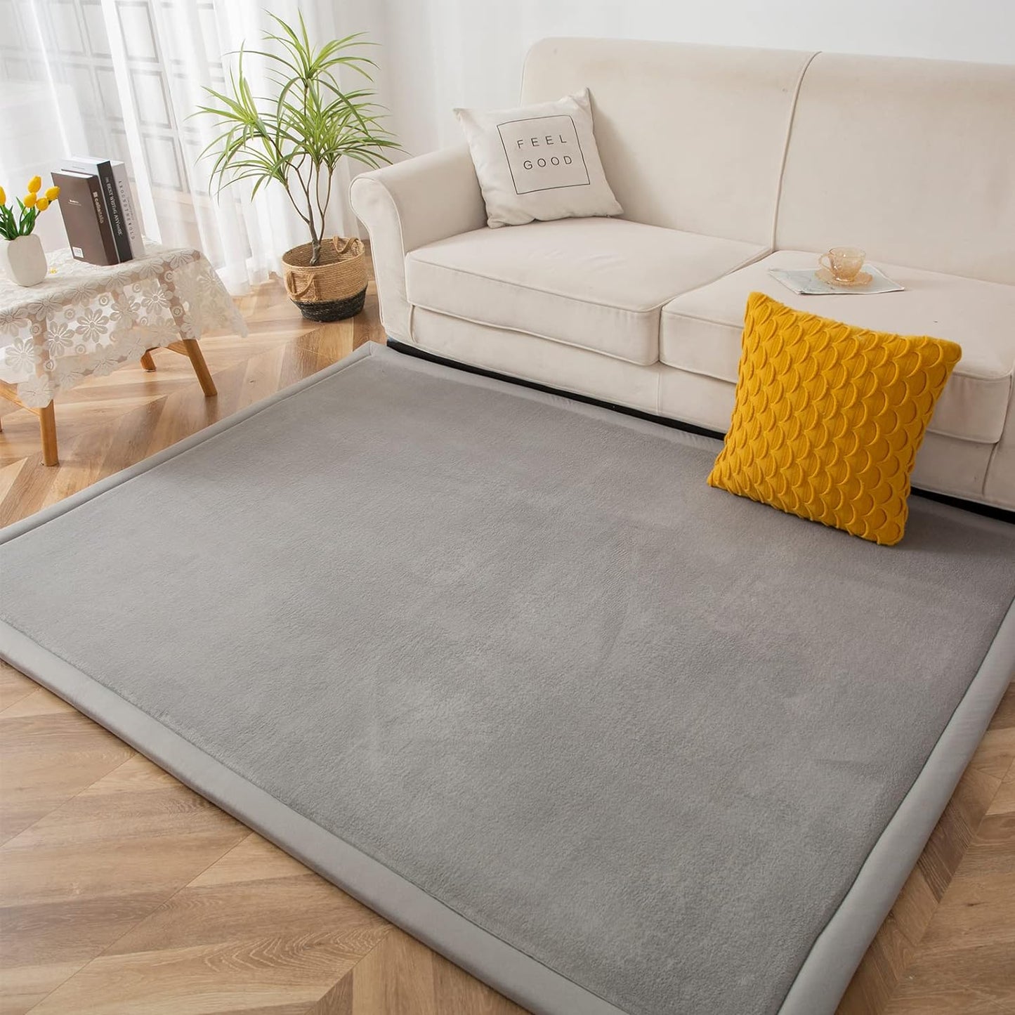 MAXYOYO Black Coral Velvet Area Rug, Thick Japanese Tatami Mat Living Room Carpet with Non-Slip