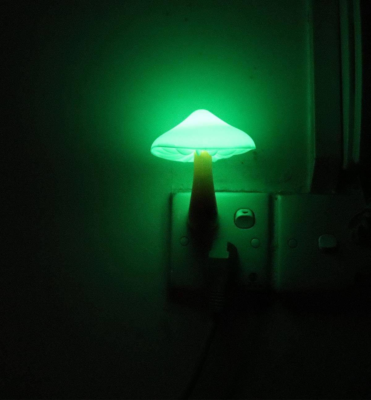 AUSAYE Sensor LED Night Light Plug in Lamp Mushroom Night Light 7-Color Changing Magic Pretty