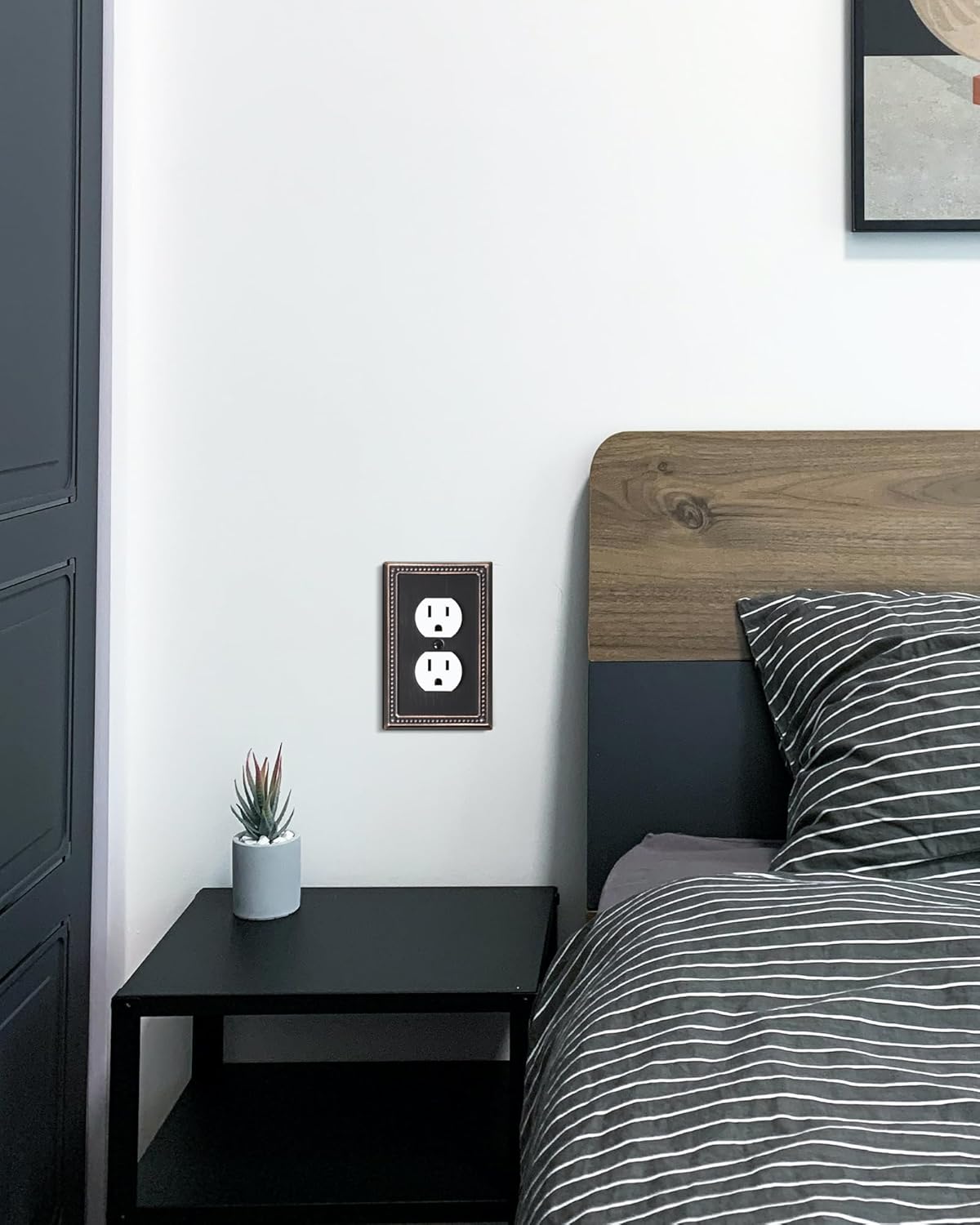 4-Pack Duplex Outlet Cover Plate, Aged Bronze Metal Wall Plates for Electrical Outlets, 1 Gang