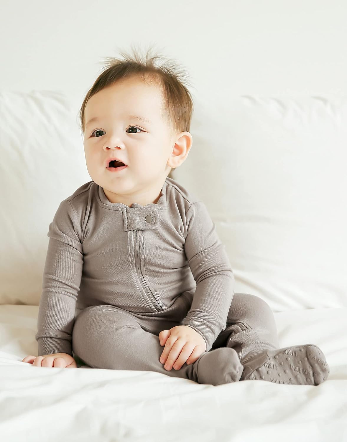 VAENAIT BABY Infant Toddler Boys Girls Footed One-Piece Sleep and Play Premium Modal Pajamas 1-2