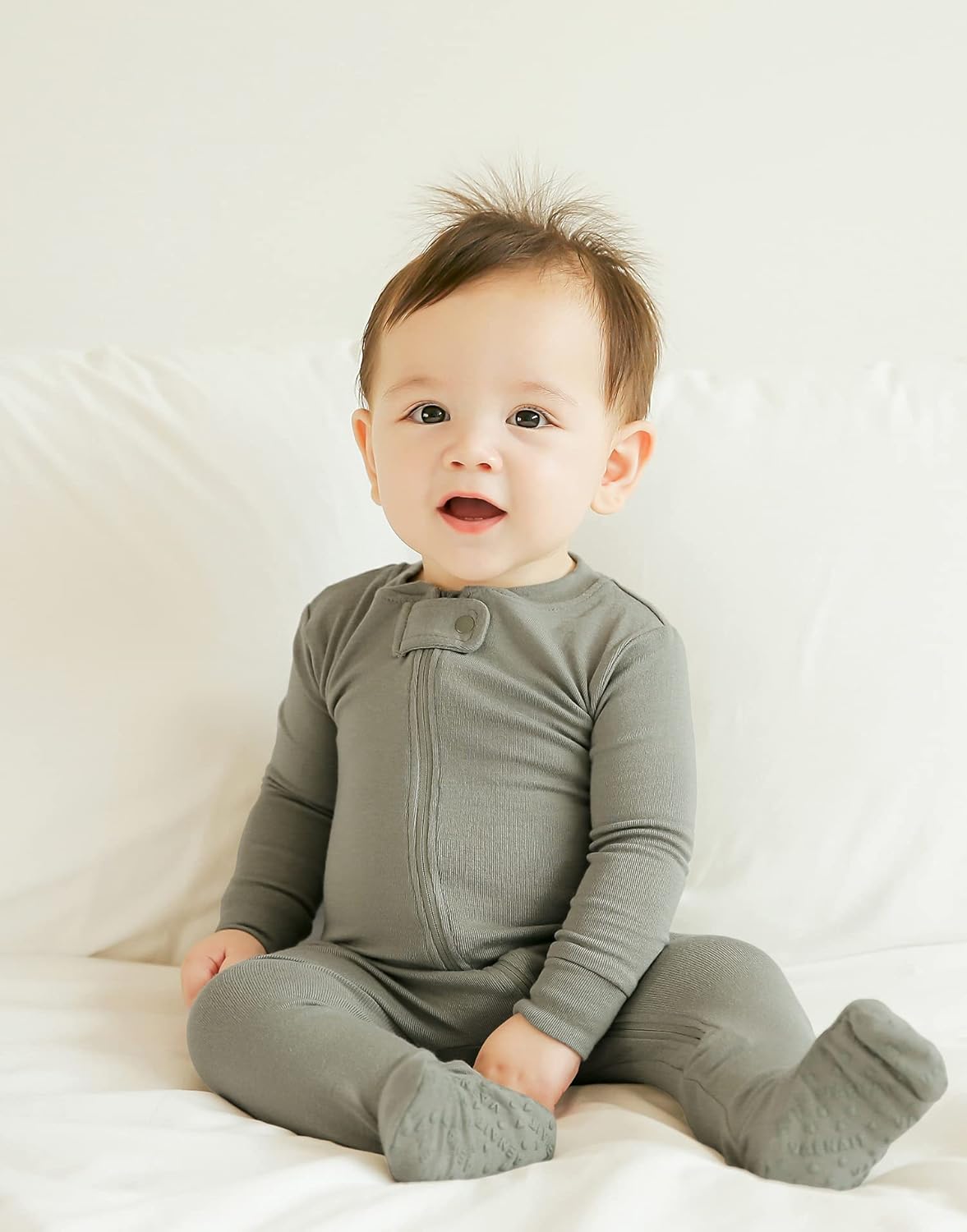 VAENAIT BABY Infant Toddler Boys Girls Footed One-Piece Sleep and Play Premium Modal Pajamas 1-2