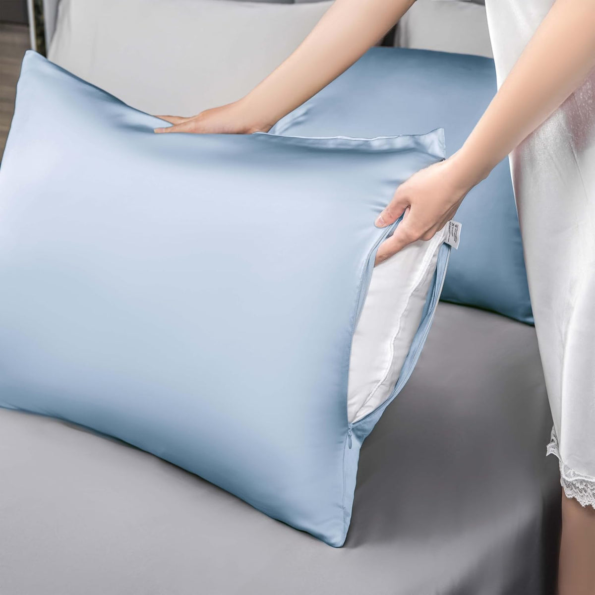 Mulberry Silk Pillowcase for Hair and Skin,Cooling Silk Pillow Case with Hidden Zipper,Allergen
