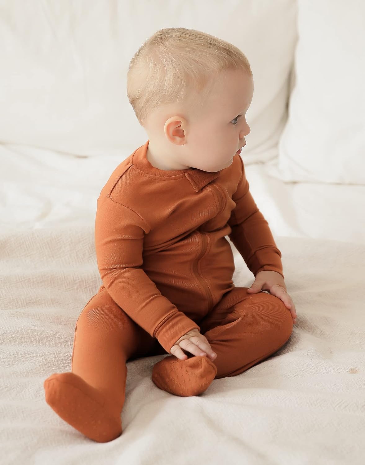 VAENAIT BABY Infant Toddler Boys Girls Footed One-Piece Sleep and Play Premium Modal Pajamas 1-2