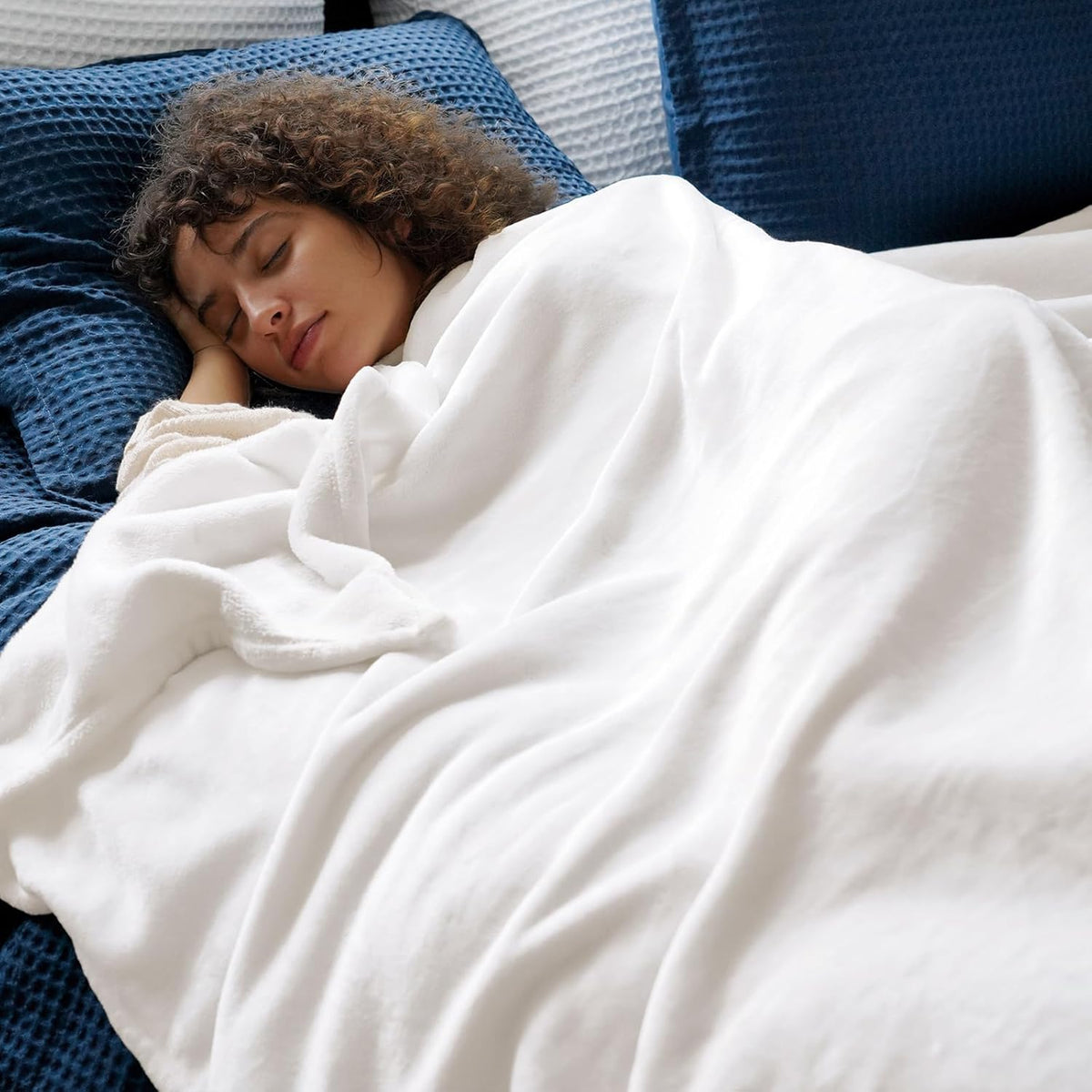 PHF Ultra Soft Fleece Blanket King Size, No Shed No Pilling Luxury Plush Cozy 300GSM Lightweight