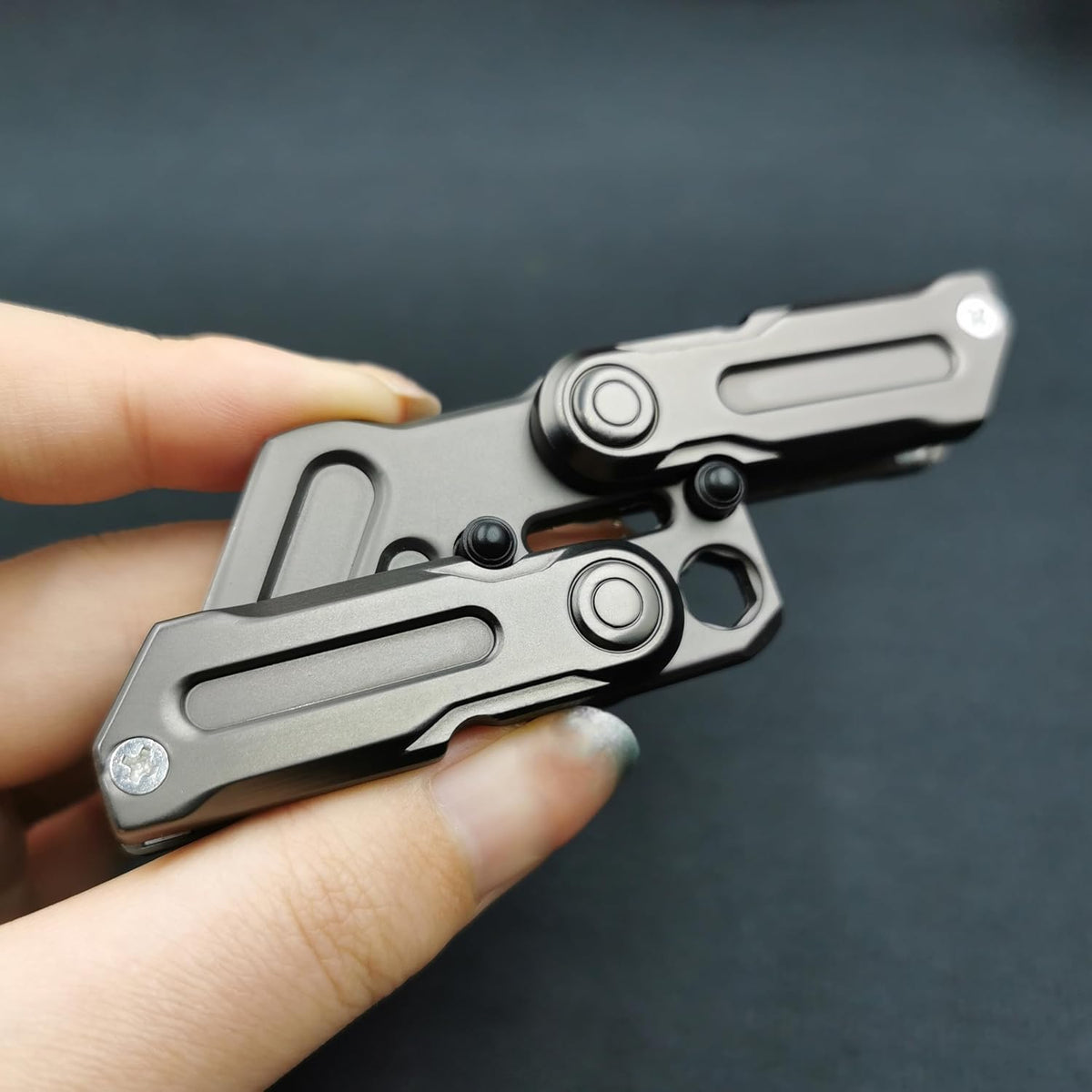 EDC Fidget Sliders Fidget Toys Stress Relief for Adults Magnetic Metal Multifunctional crowbar