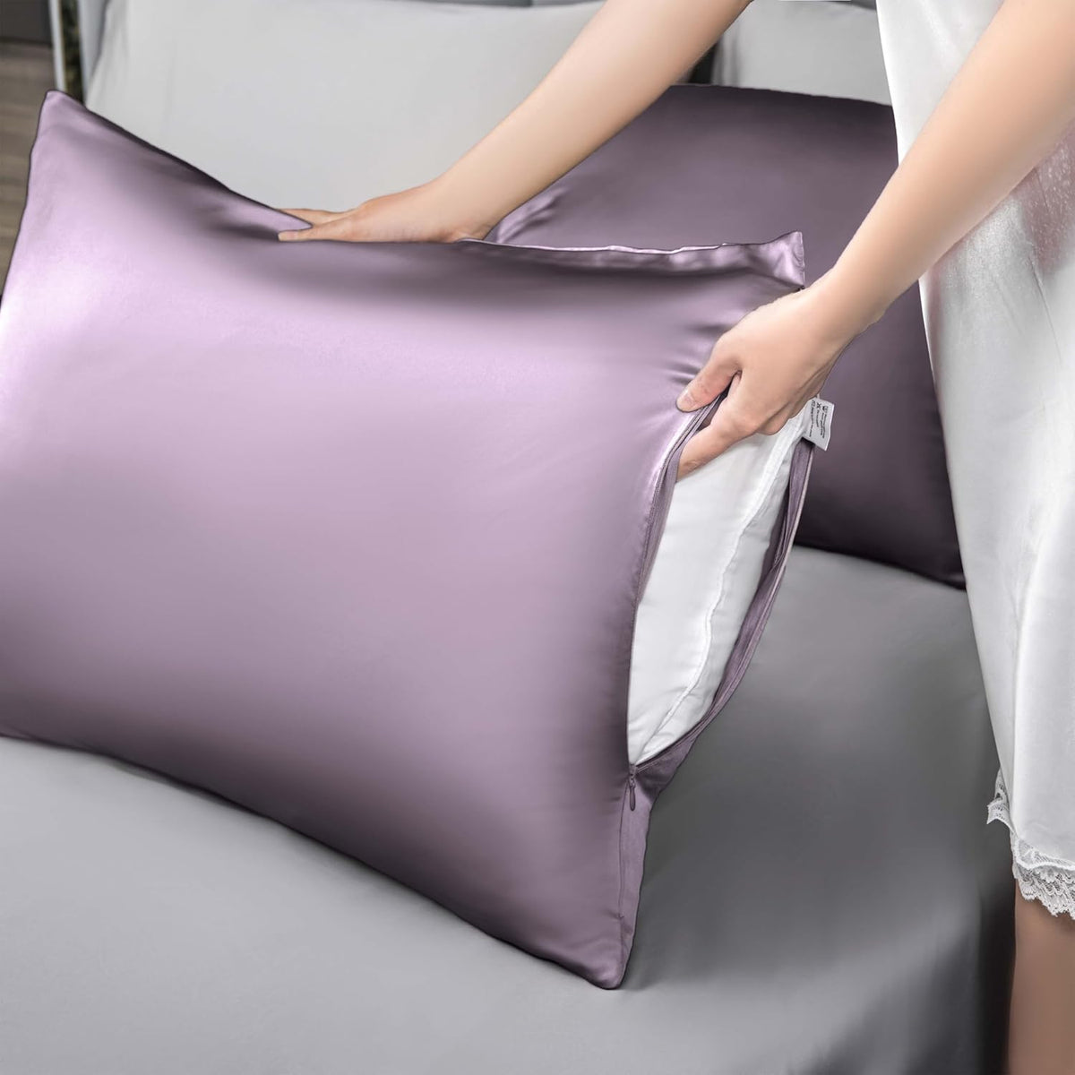 Mulberry Silk Pillowcase for Hair and Skin,Cooling Silk Pillow Case with Hidden Zipper,Allergen