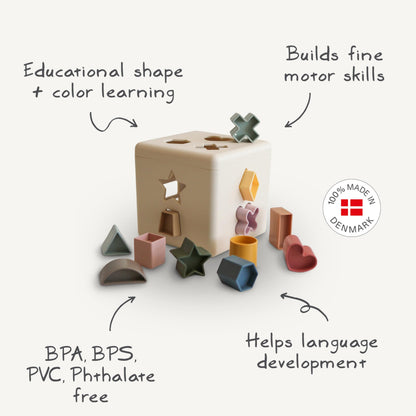mushie Shape Sorting Box | Made in Denmark (10+ Months)