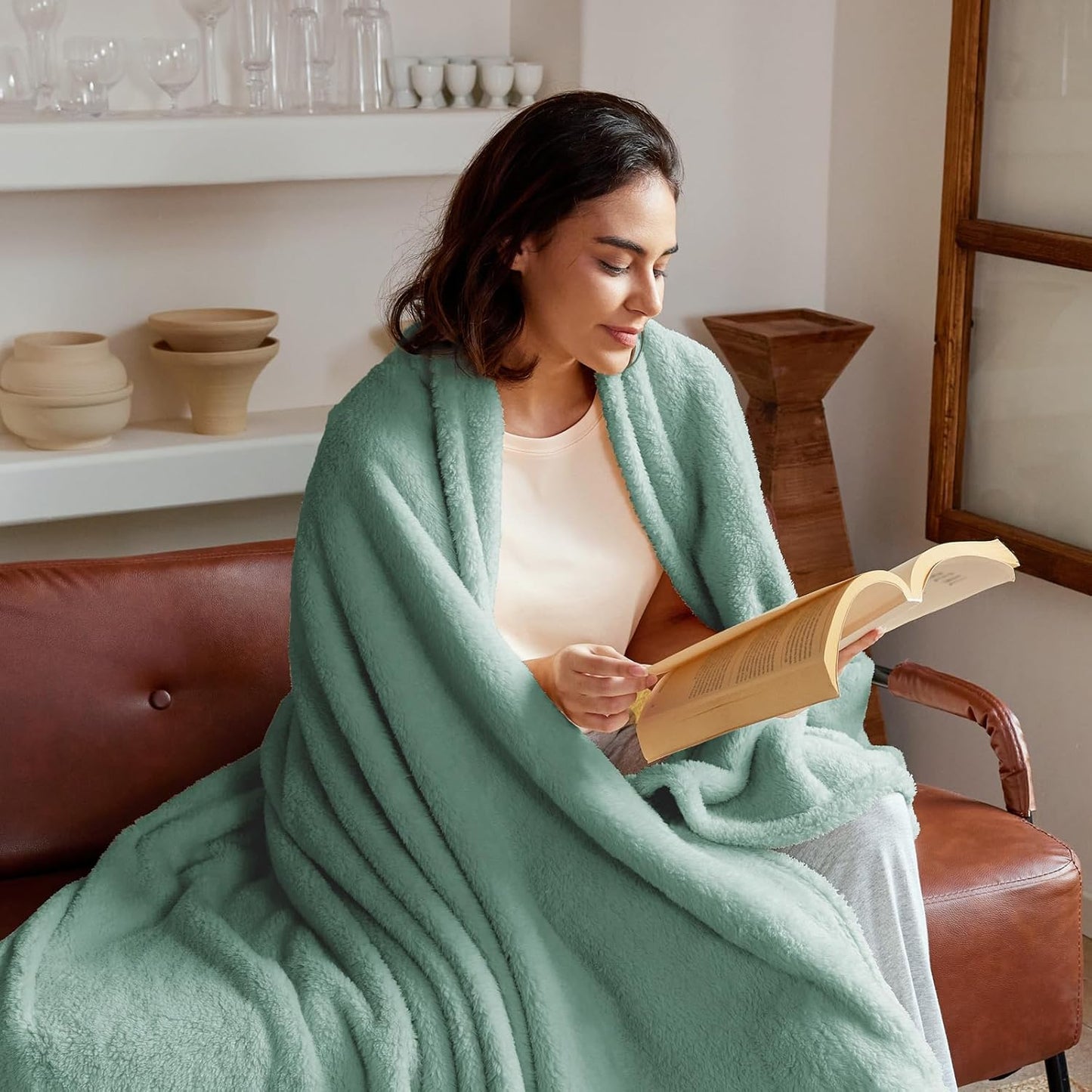 Exclusivo Mezcla King Size Flannel Fleece Blanket, Super Soft Velvet Plush Bed Blanket, Fuzzy Cozy