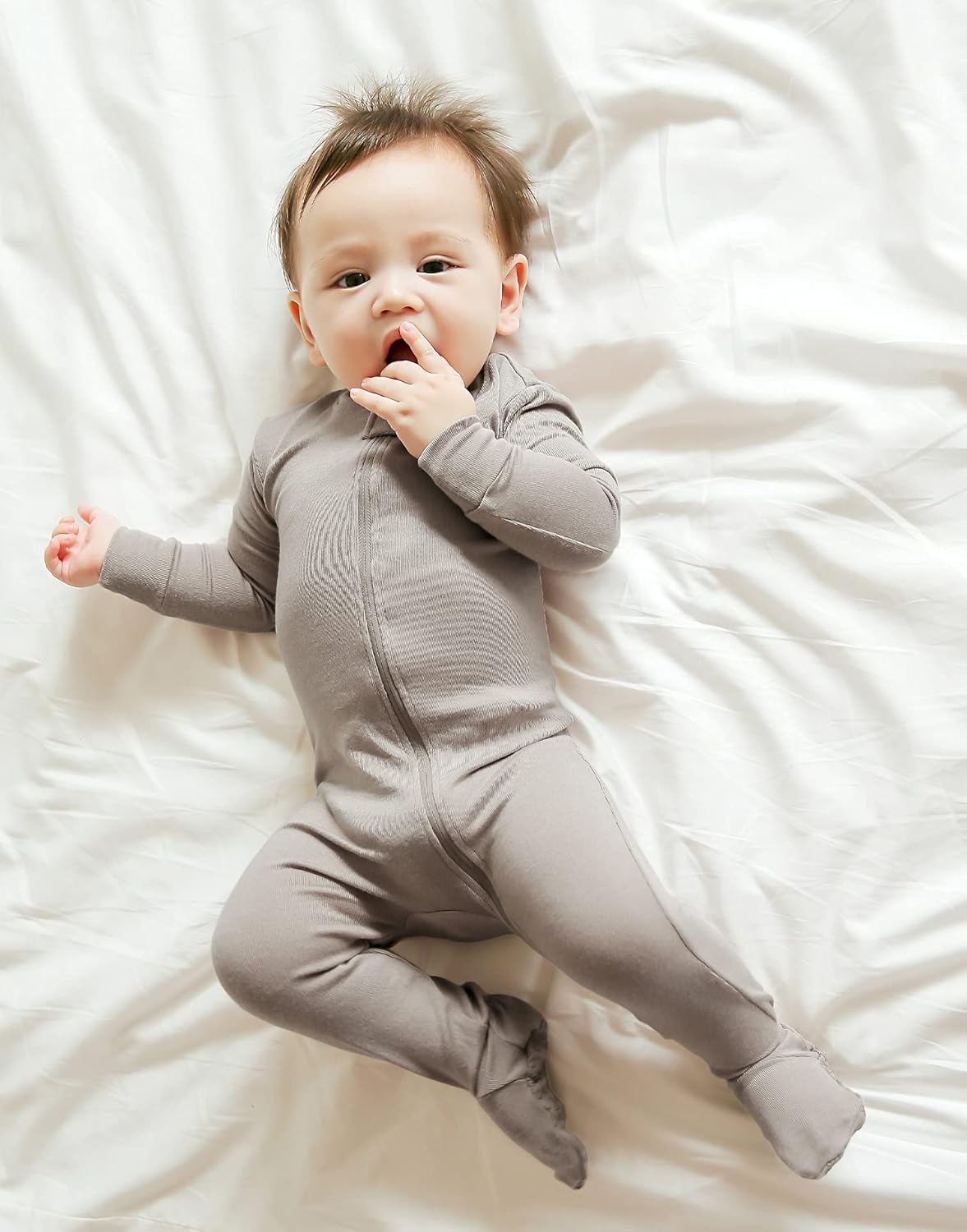 VAENAIT BABY Infant Toddler Boys Girls Footed One-Piece Sleep and Play Premium Modal Pajamas 1-2