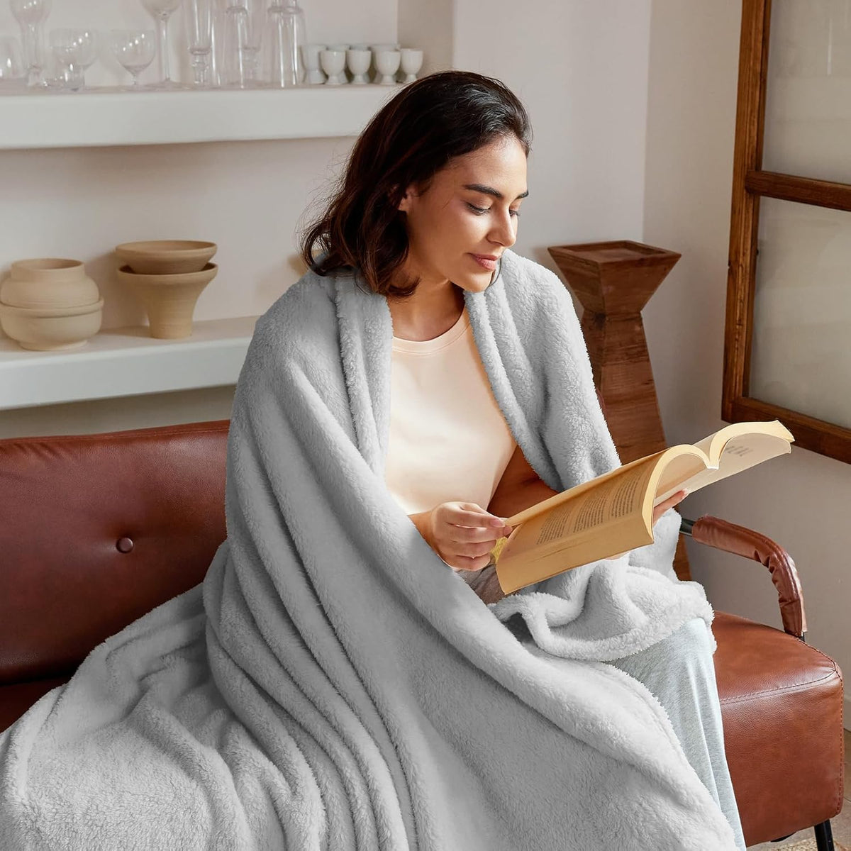Exclusivo Mezcla King Size Flannel Fleece Blanket, Super Soft Velvet Plush Bed Blanket, Fuzzy Cozy