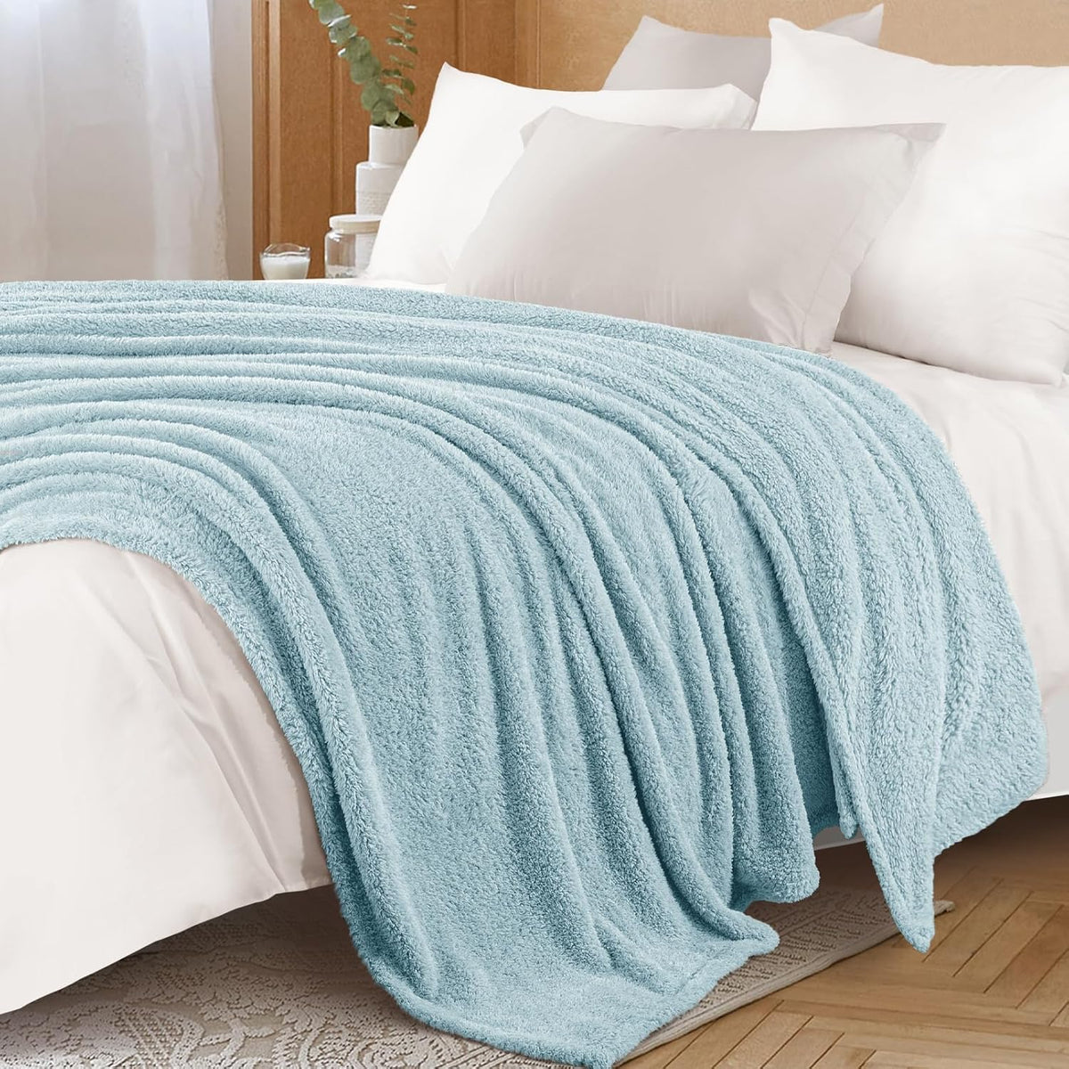 Exclusivo Mezcla Fleece Blanket for Couch, Soft and Cozy Twin Blankets for Women Men Girls Kids