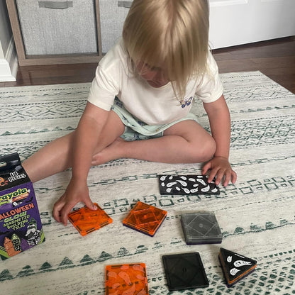 CreateOn Crayola Halloween Glow in The Dark Magnetic Tiles Set, Building Set for Kids, STEM Toys