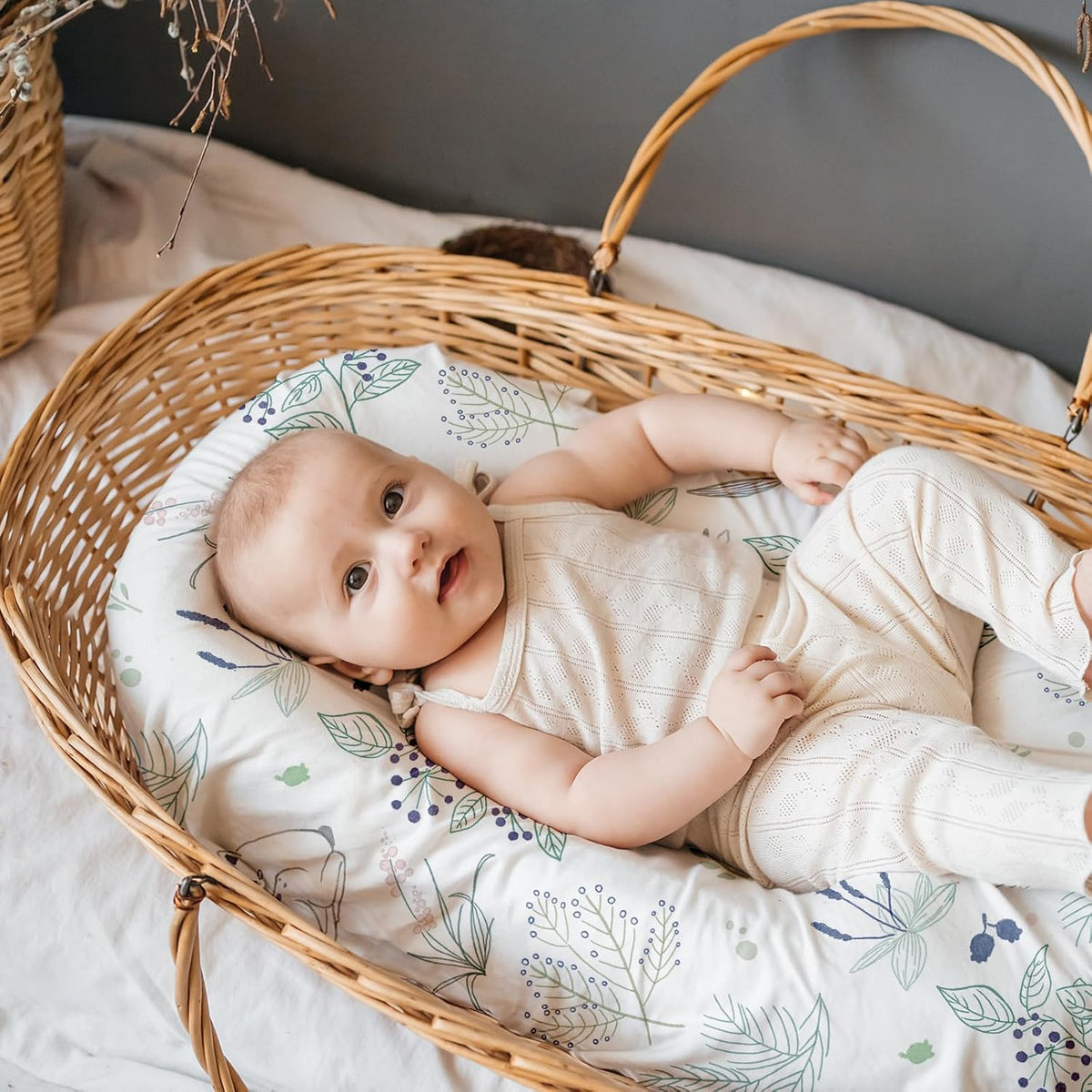 Gllquen Baby Bassinet Sheets 4 Pack, Breathable Cozy Fitted Mattress Sheet, Elastic Travel Crib