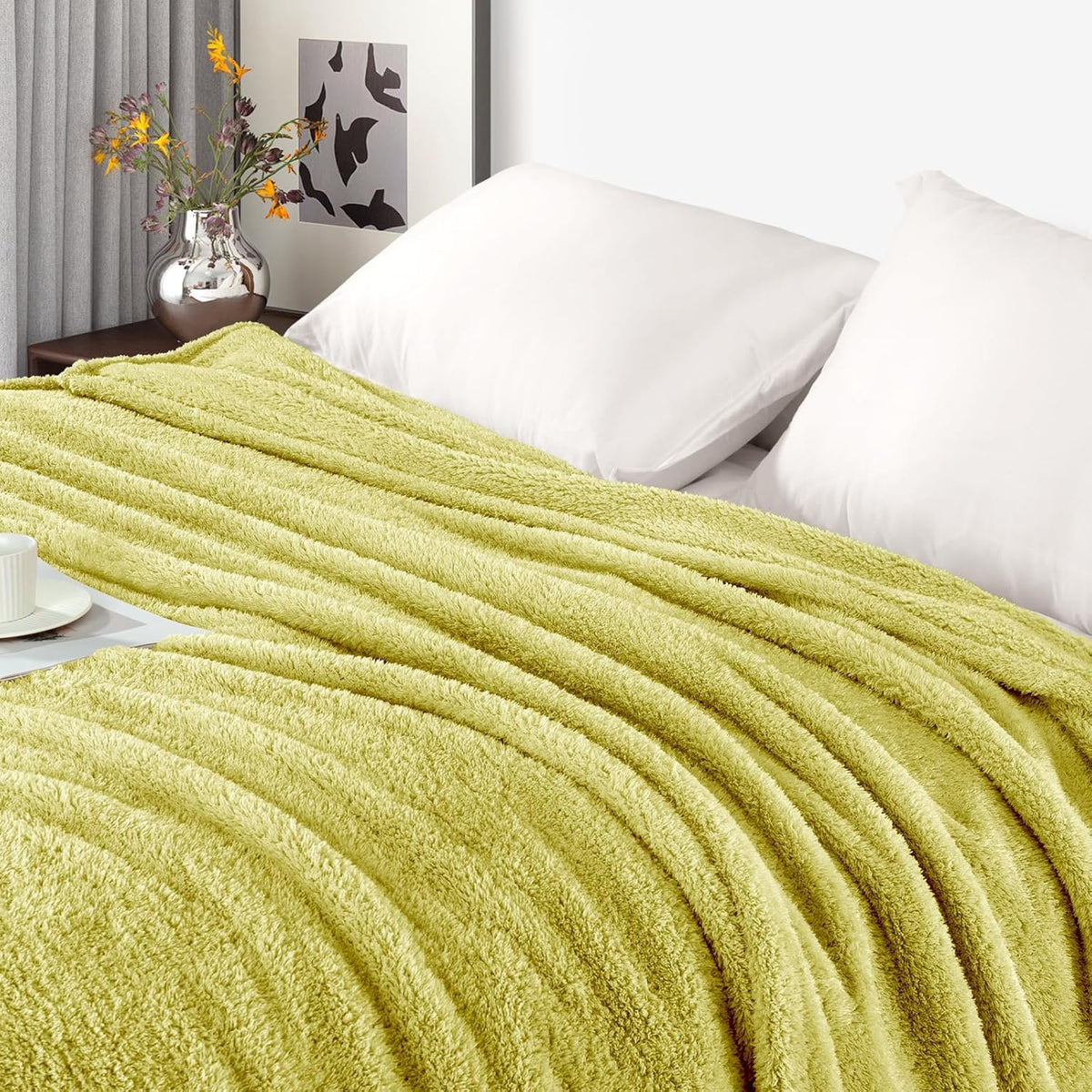 Exclusivo Mezcla Fleece Blanket for Couch, Soft and Cozy King Blankets for Women Men Girls Kids