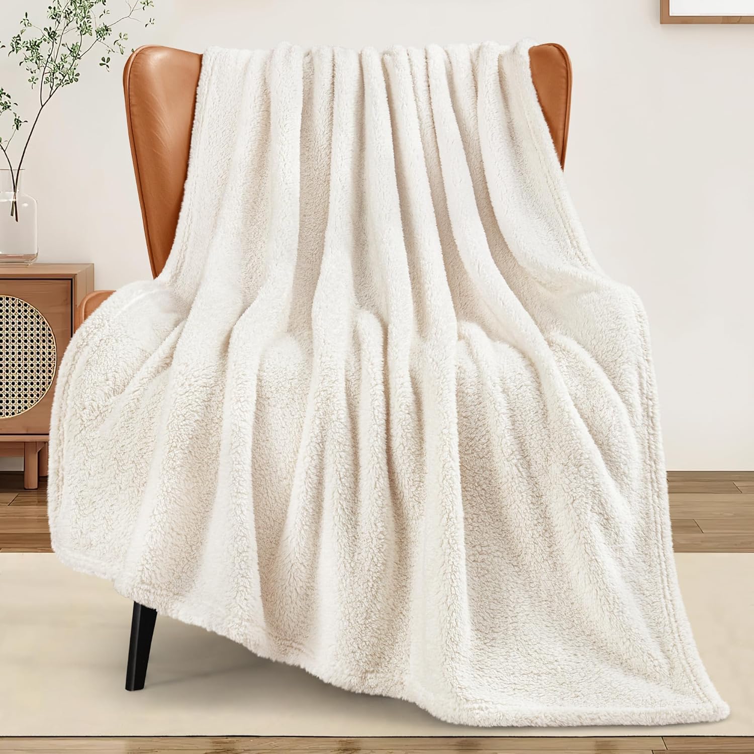 Exclusivo Mezcla Soft Fleece Throw Blanket for Couch, Super Soft Velvet Plush Bed Blanket, Fuzzy