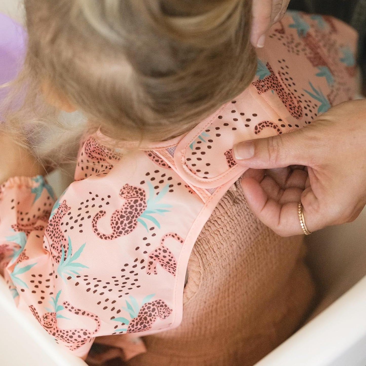Tiny Twinkle Mess Proof Baby Bib,Waterproof Smock Baby Bib for Eating,Machine Washable Long Sleeve