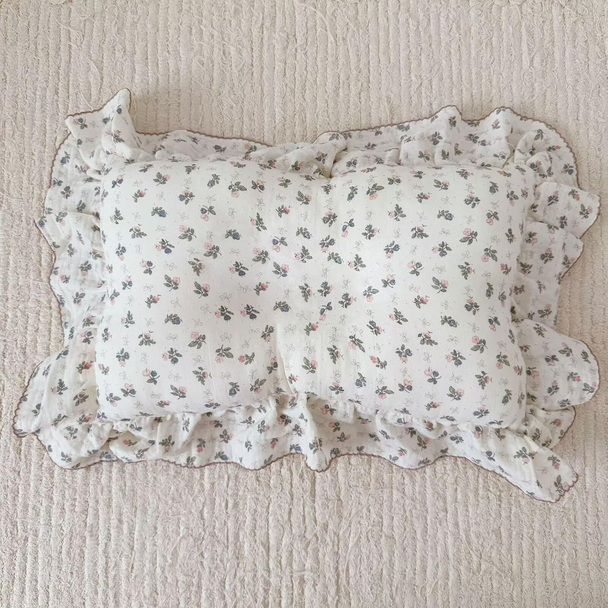BuLuTu Chic Bellflower Pink Toddler Pillowcase with Ruffles Pillow Cover for Boys Girls 1 2 3 4 5 6