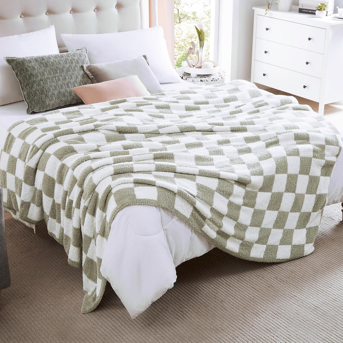 WRENSONGE Checkered Throw Blanket, Sage Green Soft Cozy Fluffy Warm Hand Made Throw Blankets for