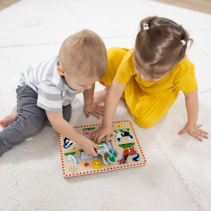 Melissa & Doug Farm Animals Sound Puzzle – 8-Piece Wooden Peg Puzzle with Light-Activated Sounds