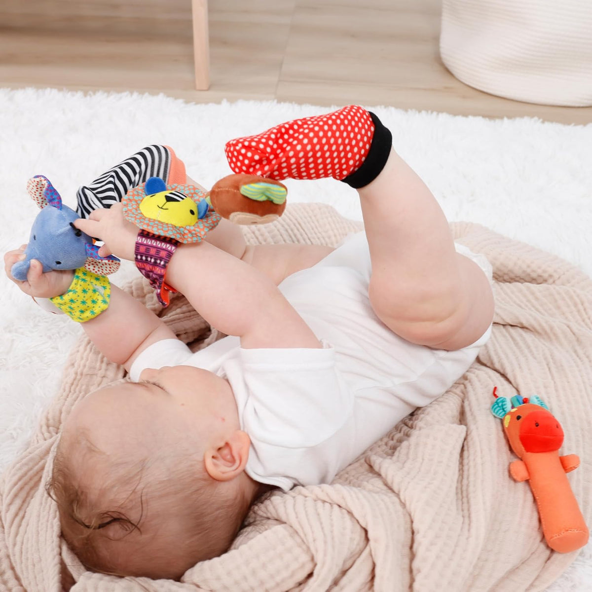 The Peanutshell Sock Rattles Set of 5 - Girl Boy Rattle Socks, Baby Toys 0-6-12 Month, Animal