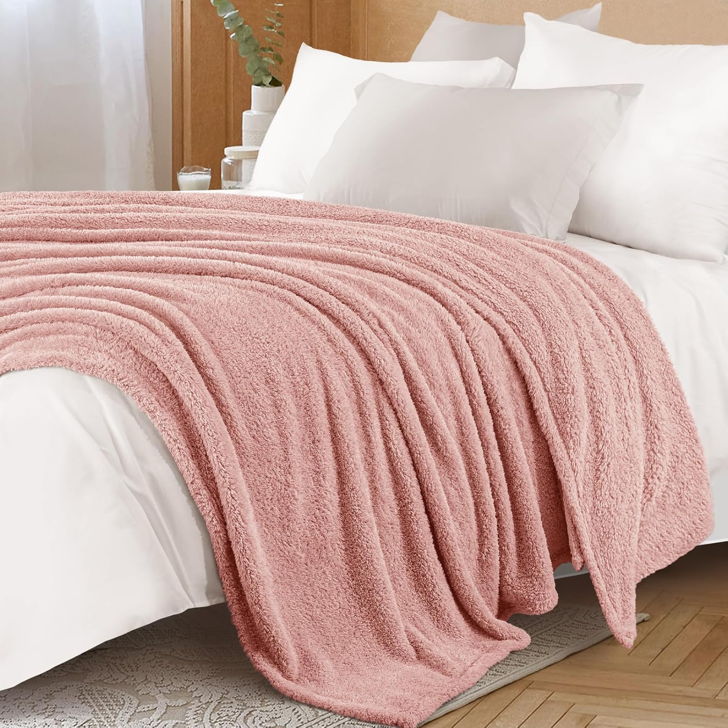 Exclusivo Mezcla Fleece Blanket for Couch, Soft and Cozy Queen Blankets for Women Men Girls Kids