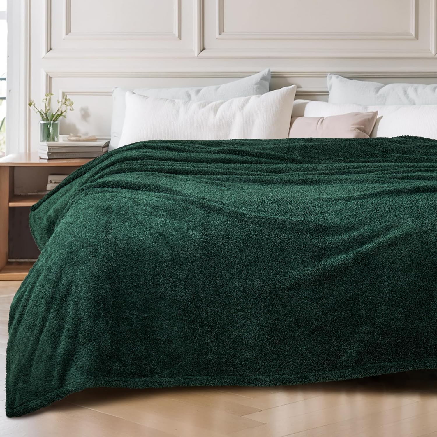 Exclusivo Mezcla Fleece King Blanket for Bed, Soft and Cozy Blankets for Women Men Girls Kids