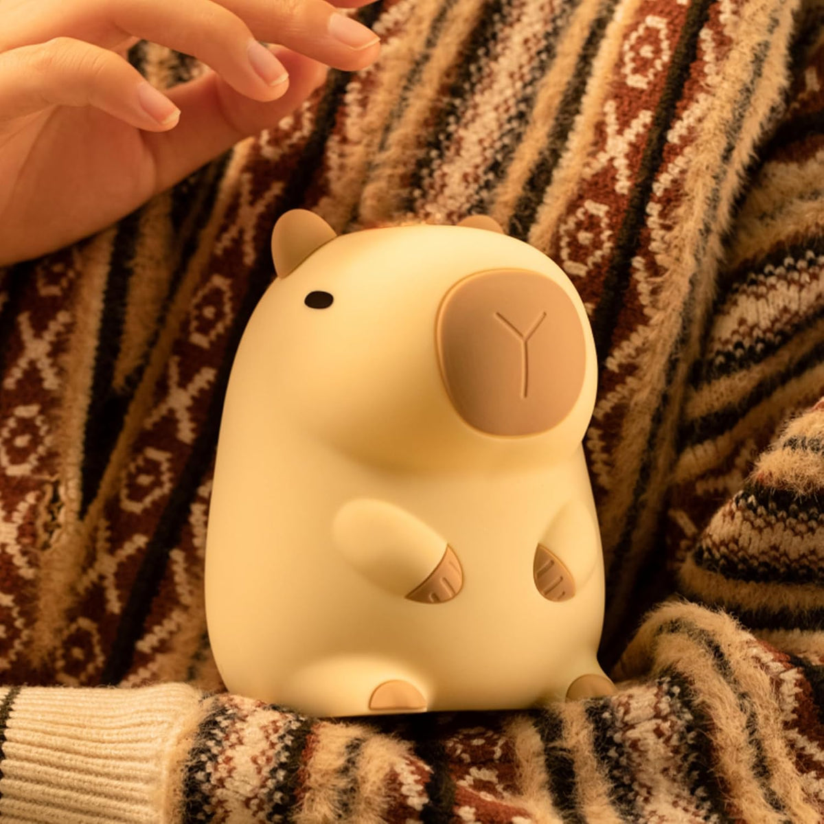 UNEEDE Capybara Night Light, Cute Animal Silicone Nursery Night Light Rechargeable Table Lamp