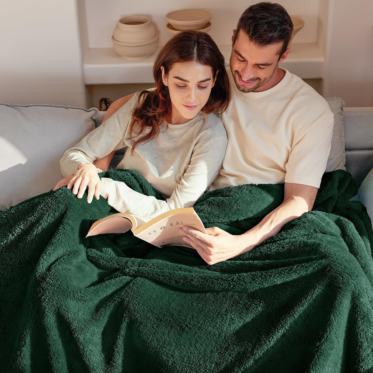 Exclusivo Mezcla Queen Size Flannel Fleece Blanket, Super Soft Velvet Plush Bed Blanket, Fuzzy Cozy
