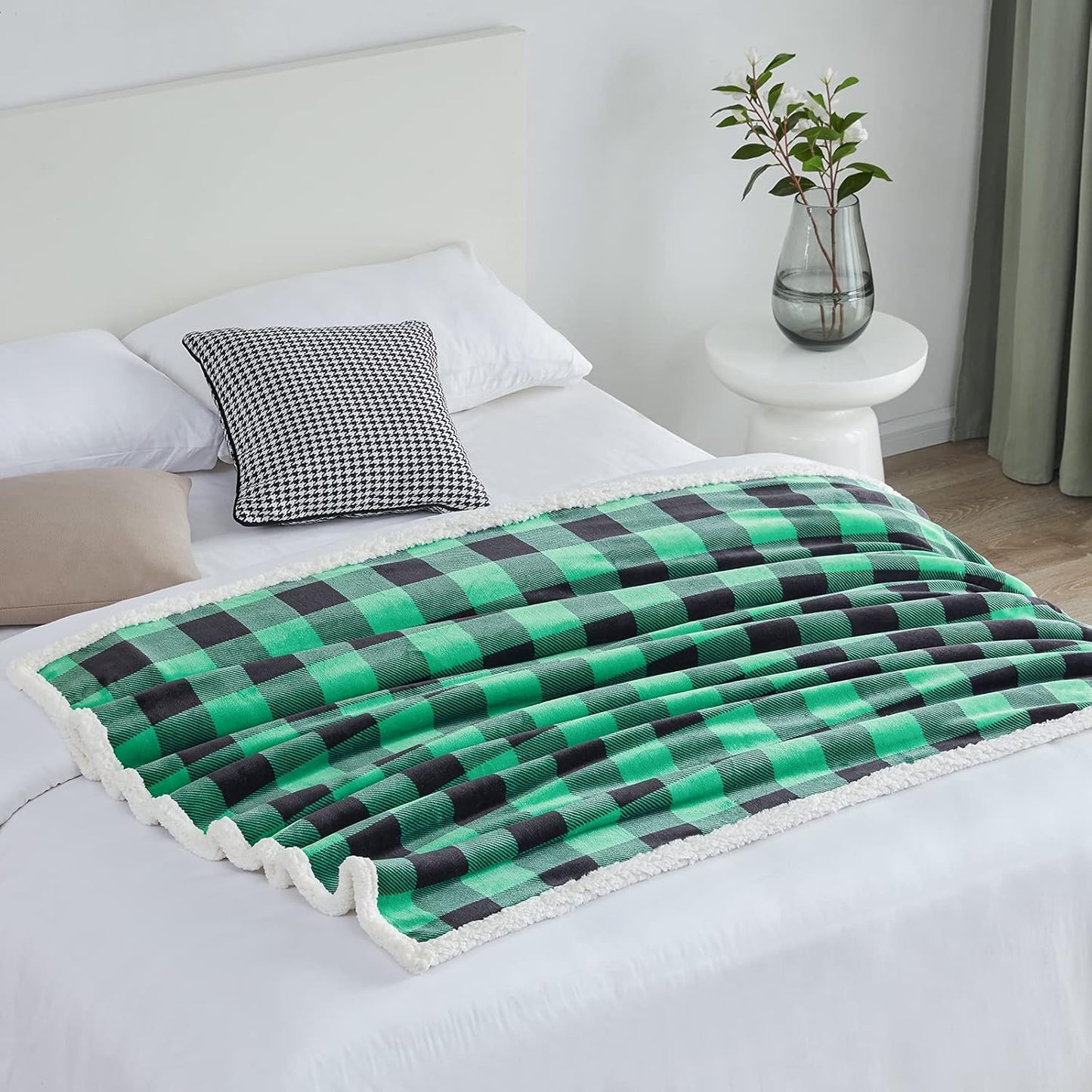Touchat Sherpa Green and Black Buffalo Plaid Christmas Twin Blanket 60" X 70", Fuzzy Fluffy Soft