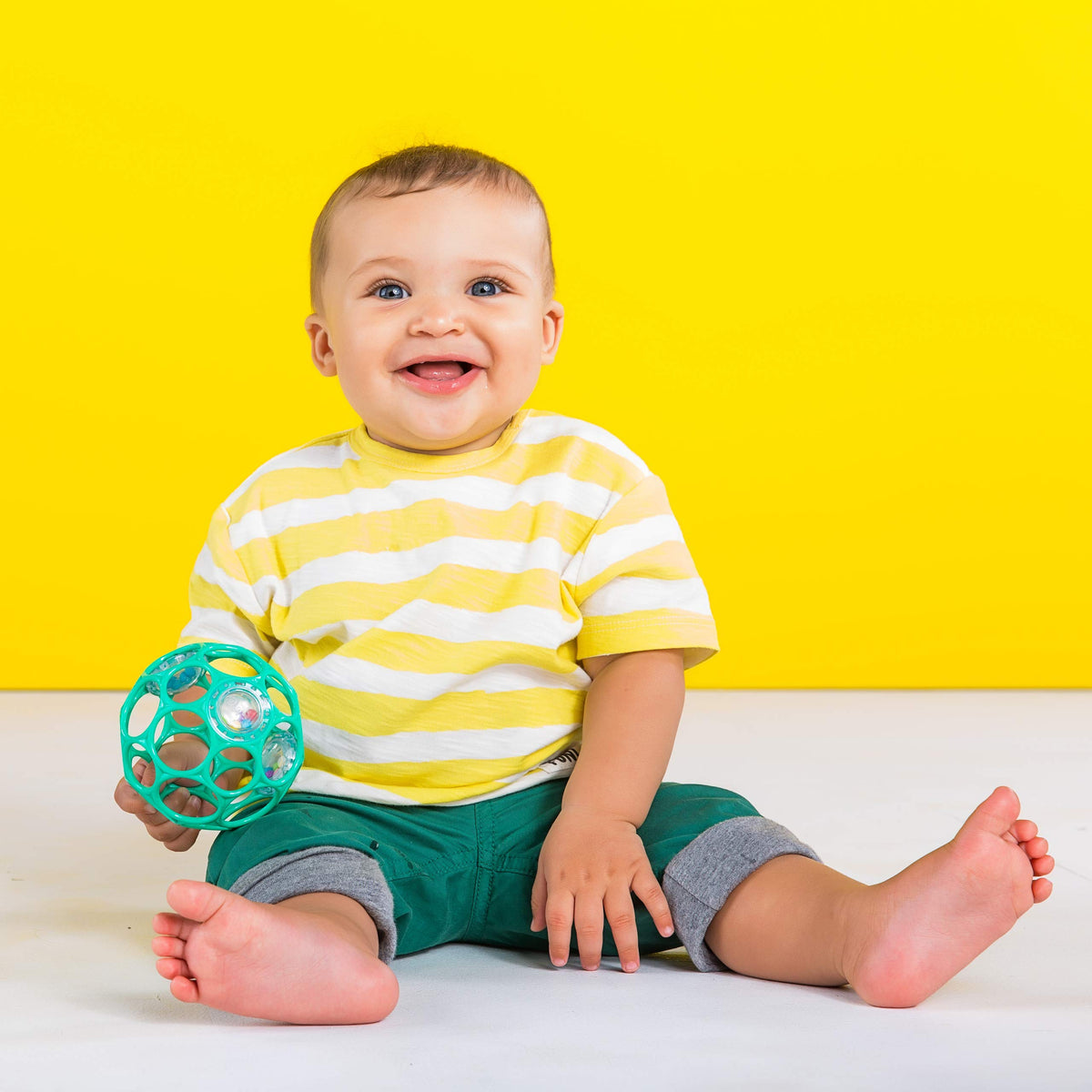 Bright Starts Little Shakers 6pc Gift Set, Easy-Grasp Oball Technology, Baby Rattles, Balls and